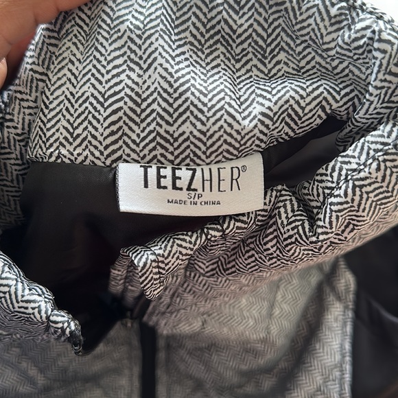 Black and Gray Vest Jacket - Picture 7 of 8